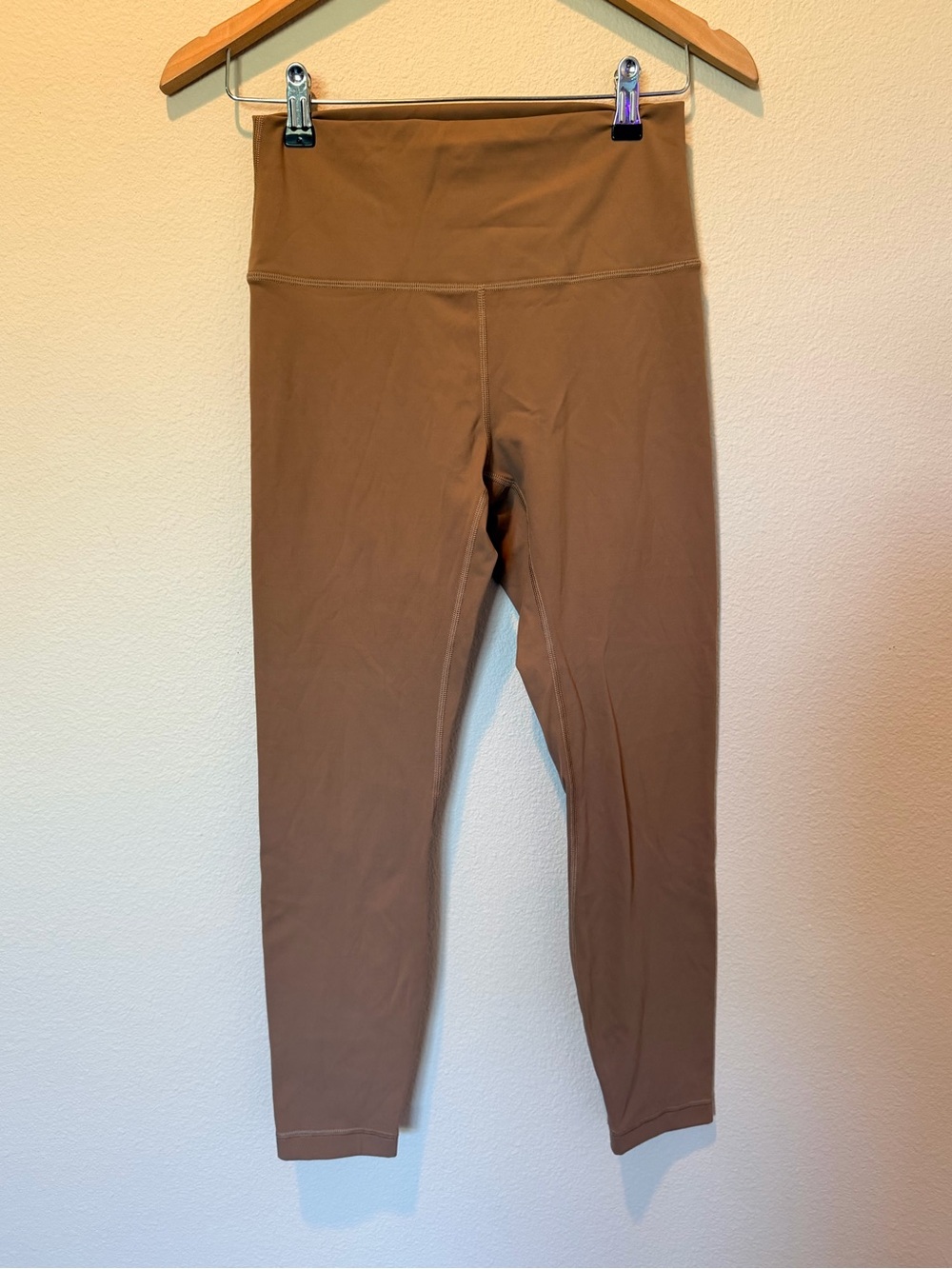 HeyNuts High Waisted Brown Leggings Size Medium 8/10 NWOT #0279